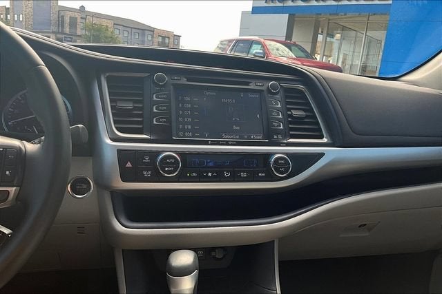 2019 Toyota Highlander SE