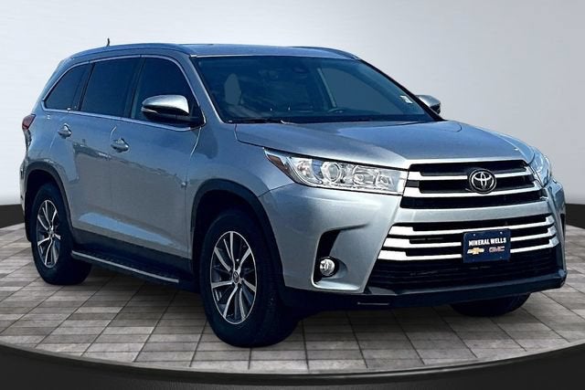 2019 Toyota Highlander SE