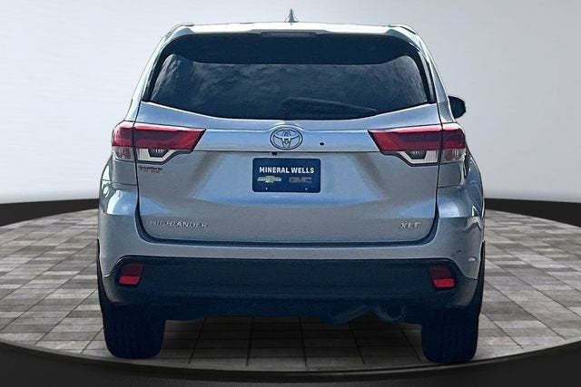 2019 Toyota Highlander SE