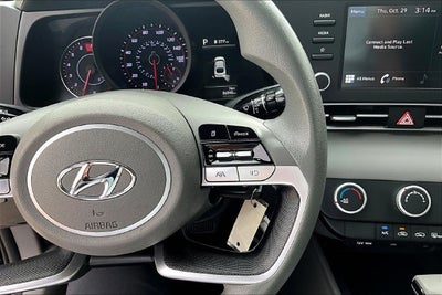 2023 Hyundai Elantra SE
