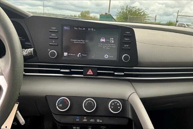 2023 Hyundai Elantra SE