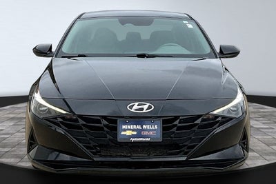 2023 Hyundai Elantra SE
