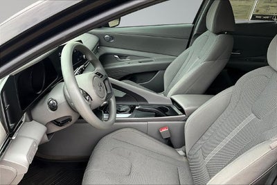 2023 Hyundai Elantra SE