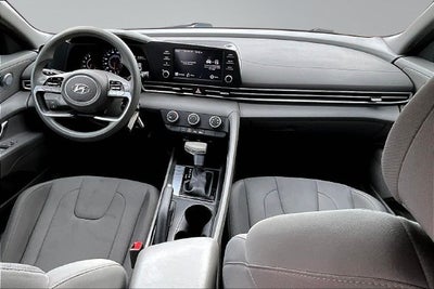 2023 Hyundai Elantra SE
